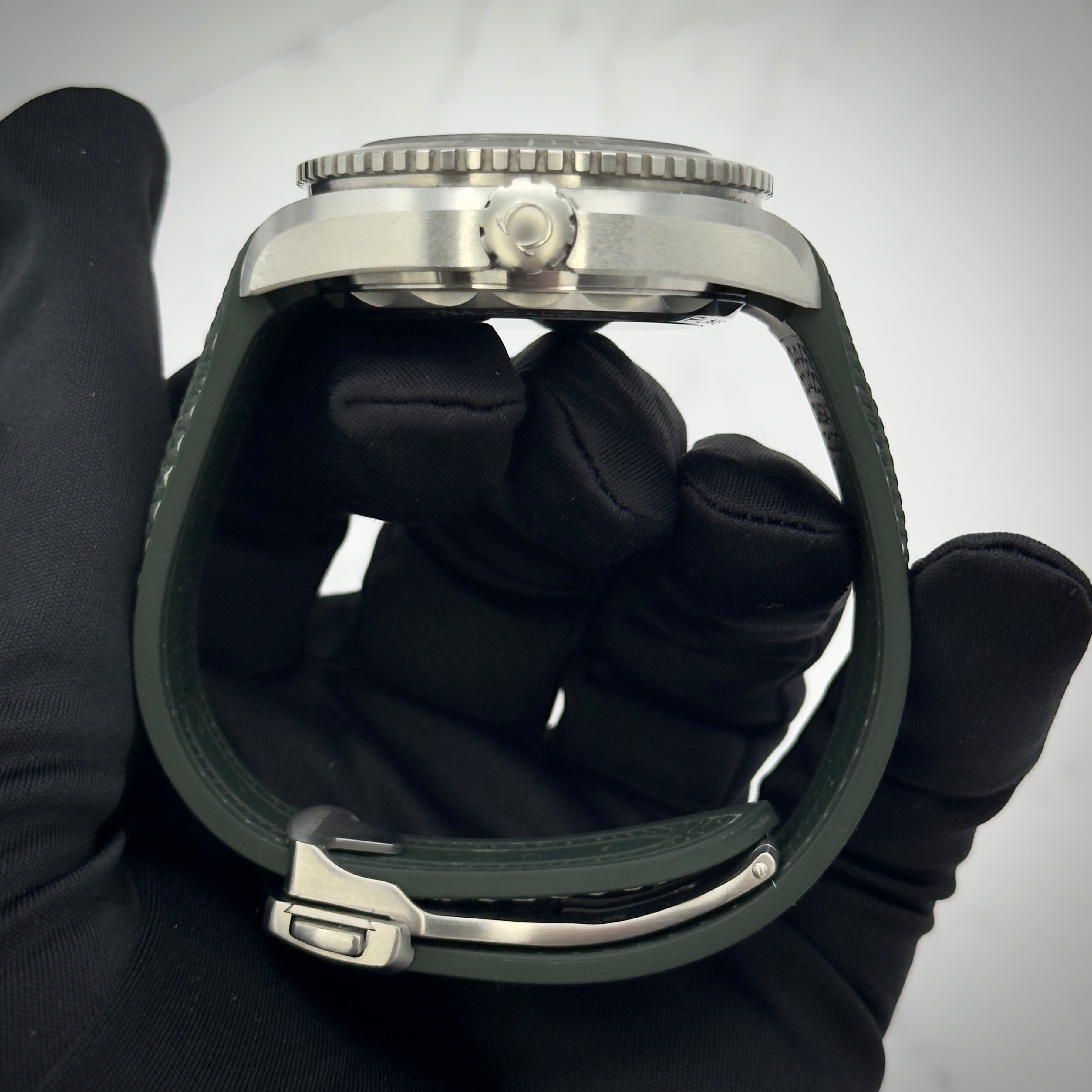 Omega Planet Ocean Green 43.5mm 215.32.44.21.06.001