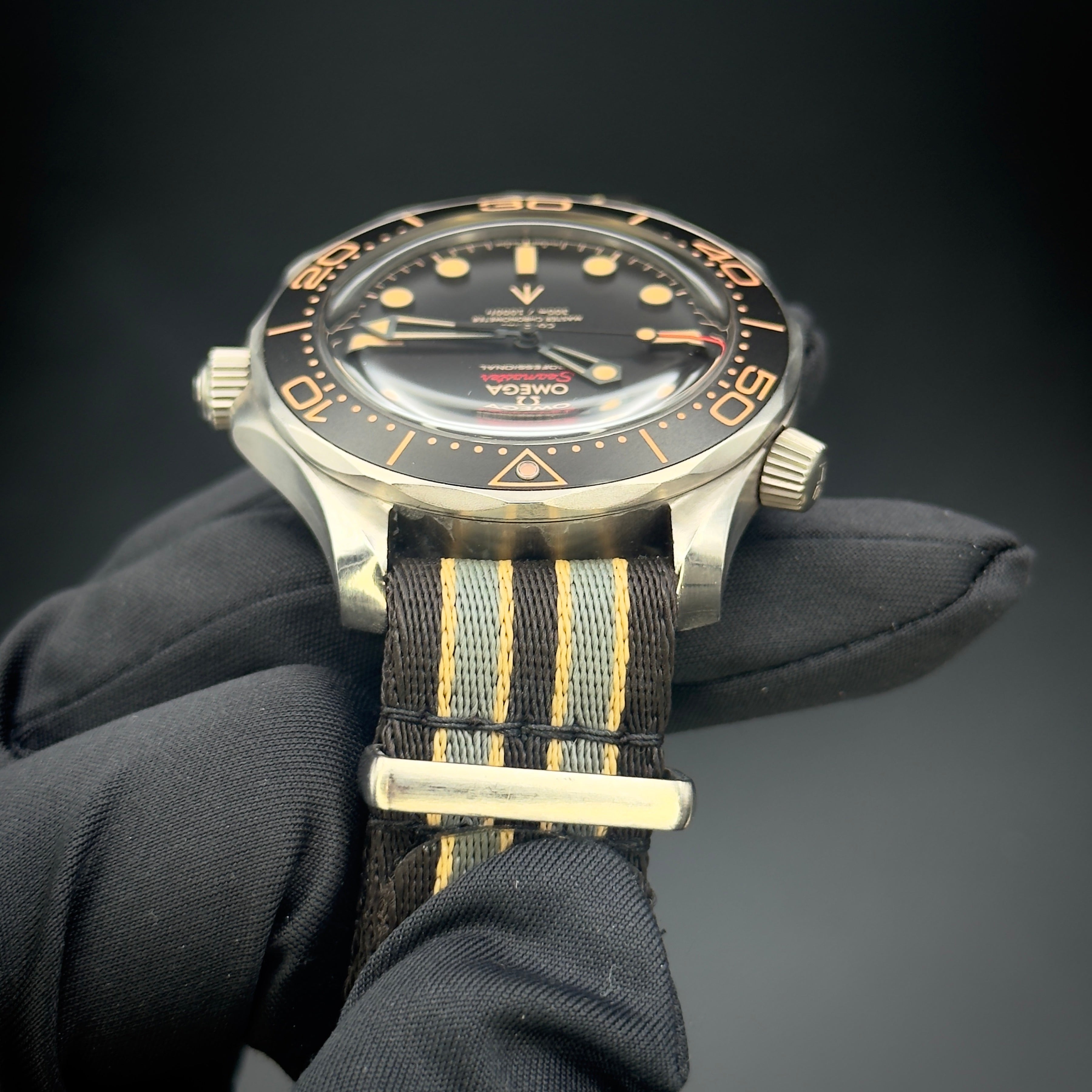 Omega Seamaster Diver 300 M 007 42mm 210.92.42.20.01.001