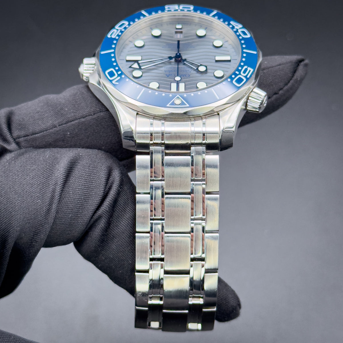 Omega Seamaster Diver 300 M 42mm 210.30.42.20.06.001 Blue w/ B&P